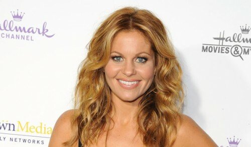 Candace Cameron Bure Shares Attractive ‘Fuller Home’ Selfie (self photo)!