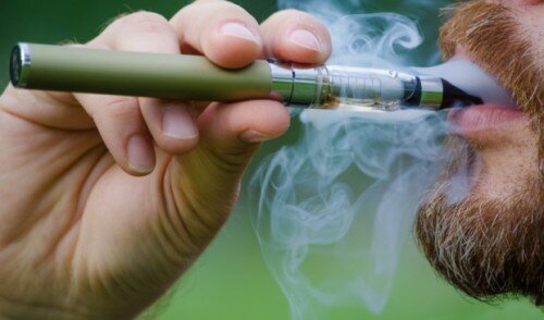 Should Doctors Start Prescribing e-Cigarettes to Smokers?